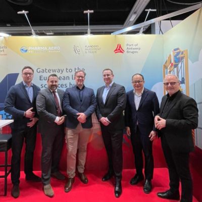 Pharma.Aero board members with Japan Airlines Cargo representative announcing new membership partnership in pharmaceutical logistics